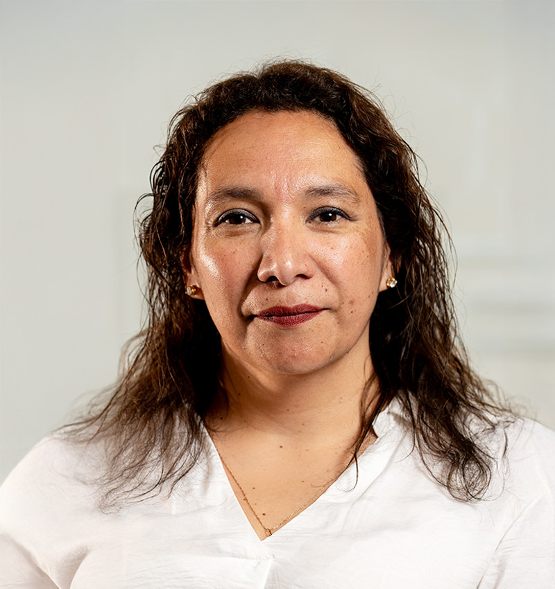 Vendedora Paola Villalobos